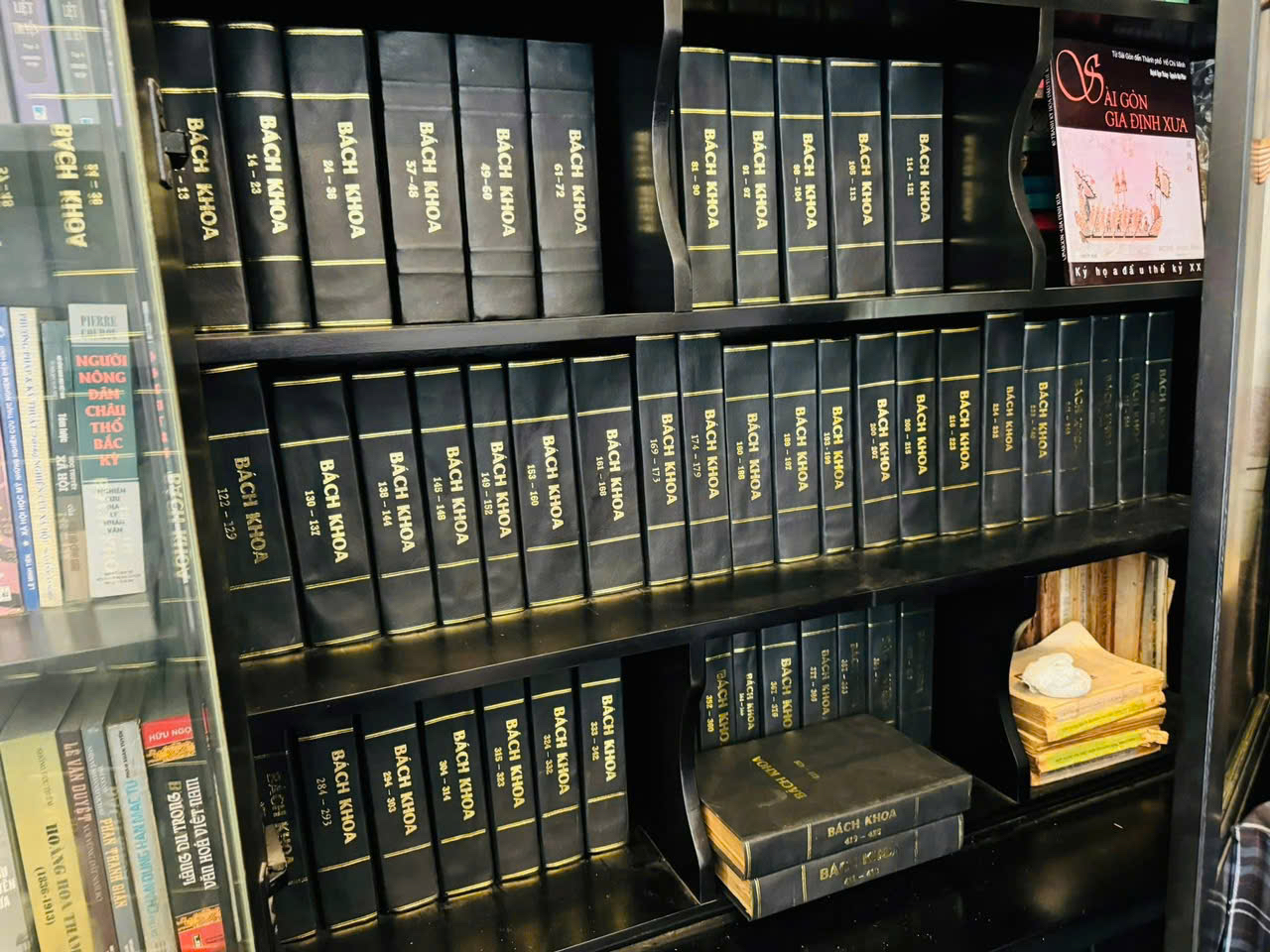 Về mười tám năm “Bách Khoa” ở miền Nam (1957-1975)